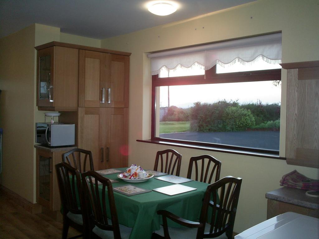 Derry House Villa Listowel Room photo